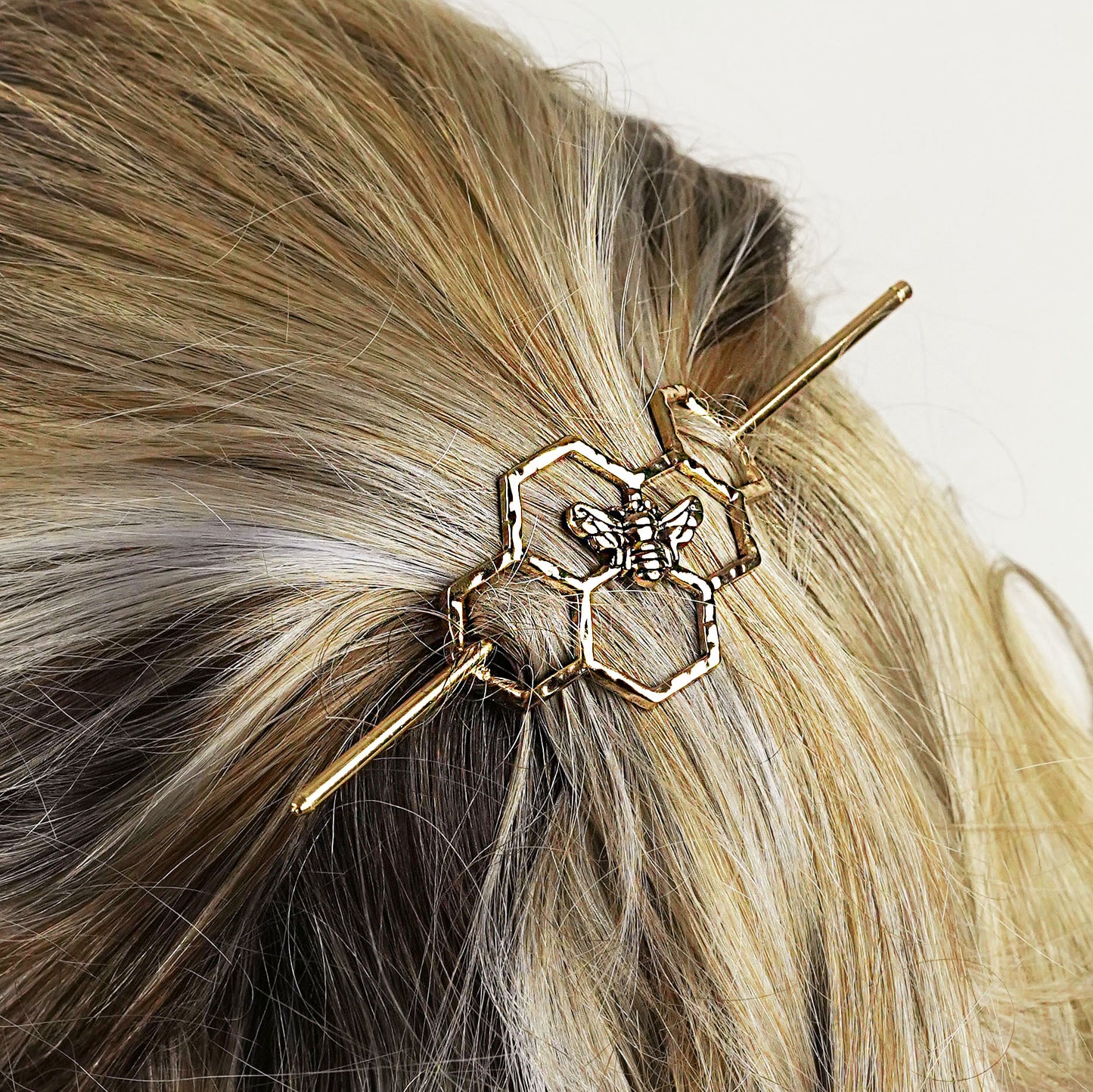 Goldene Haarnadel mit Biene, Modeschmuck kaufen bei Honeywaves.de